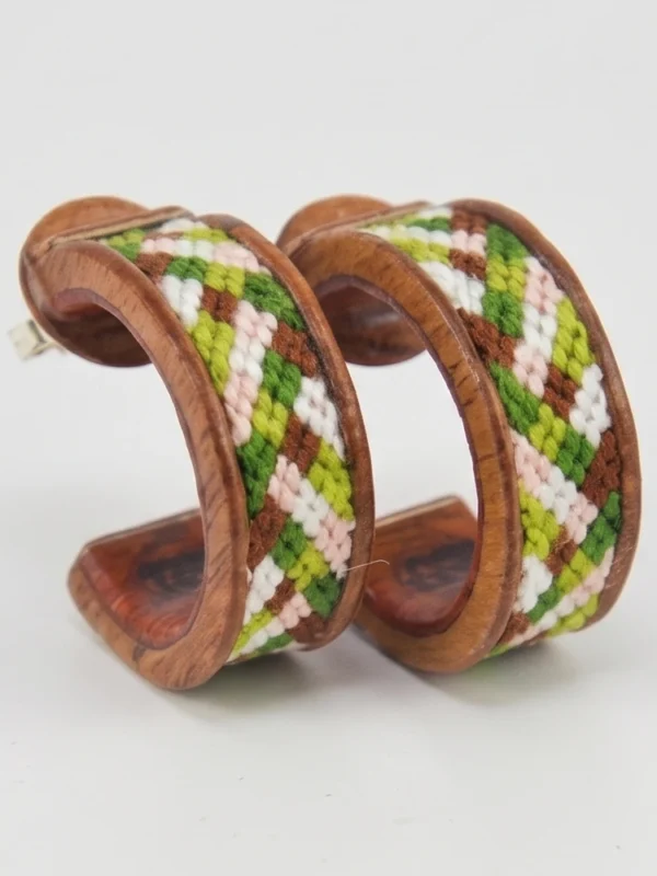 aretes madera con macrame santiago rugeles
