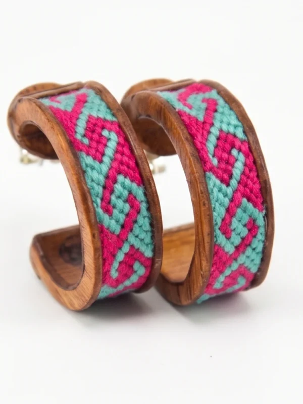 aretes madera con macrame santiago rugeles
