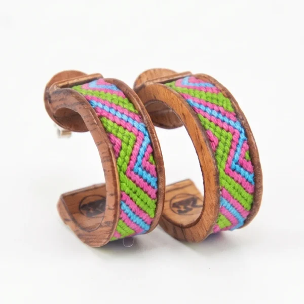 28_aretes_madera_macrame_santiago_rugeles aretes madera con macrame santiago rugeles