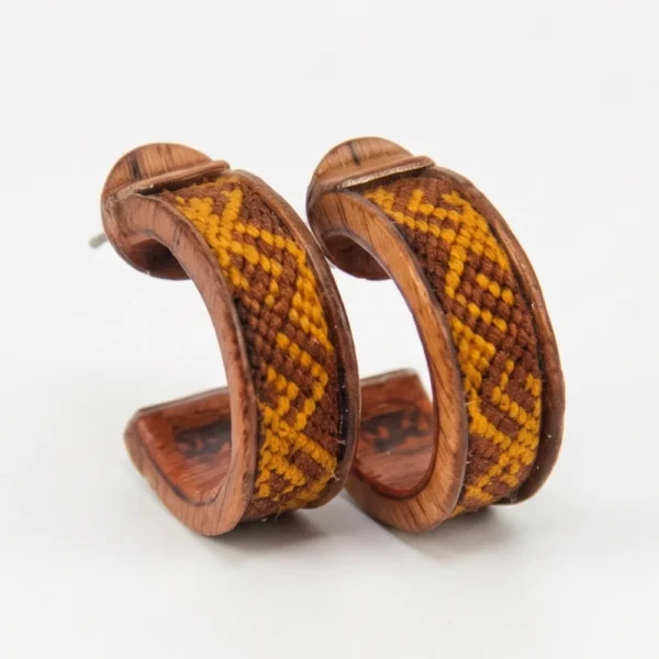 aretes madera con macrame santiago rugeles