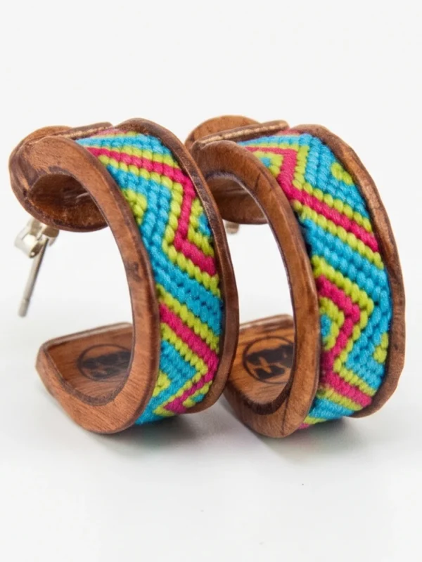 aretes madera con macrame santiago rugeles
